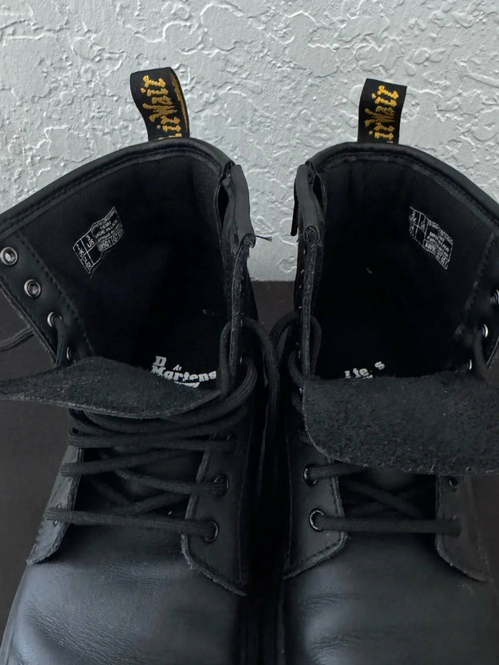 Dr. Martens youth lace